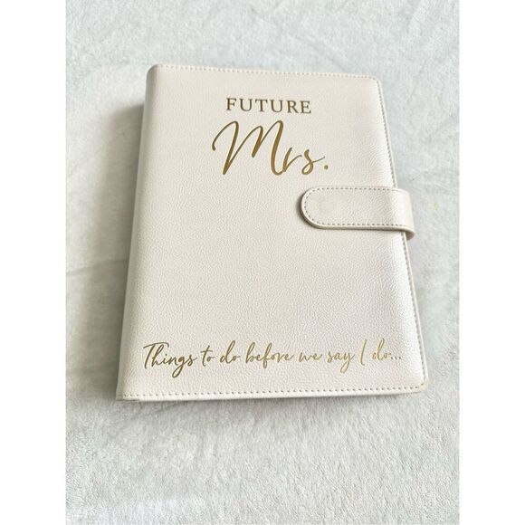 Wedding Planner Book and Organizer for The Bride -Faux Leather, Gold foil Stampe - Picture 3 of 6